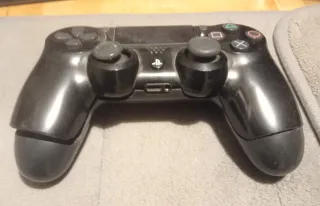 Controller PS4 originale rotto ma funzionante
