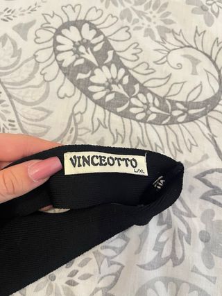 Vestido negro ajustado