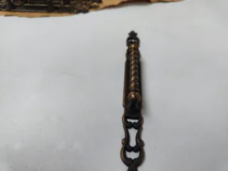 Tiradores antiguos para muebles