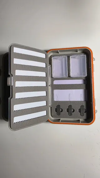 Caja de pesca para moscas