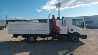 NISSAN NT400 2015 CARROCERIA FIJA Y GRUA PALFINGER