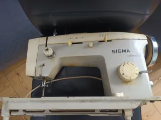 Máquina de coser antigua