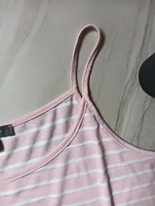 Camiseta de tirantes rosa y blanca Primark