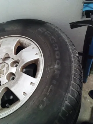 Llantas Mitsubishi con Neumáticos