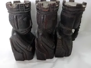 Tres tallas antiguas de madera