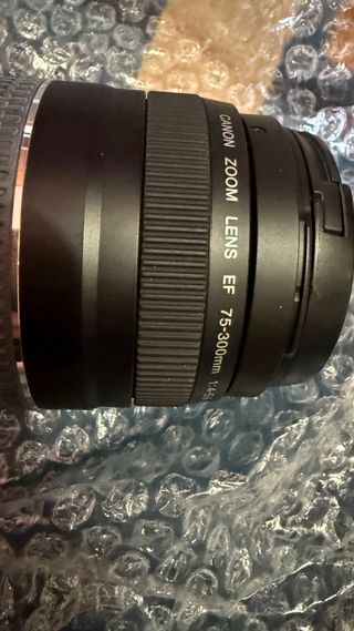 Objetivo Canon EF 75-300mm f/4-5.6 III