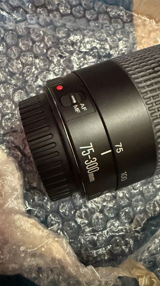 Objetivo Canon EF 75-300mm f/4-5.6 III