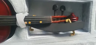 Violín con funda y arco