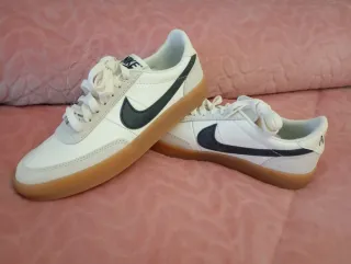 Zapatillas Nike Blancas y Marrones