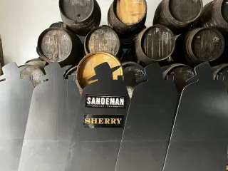 Logo Bodegas Sandeman 180cm