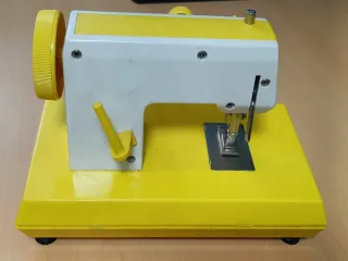 Máquina de coser Coqueta JOAL