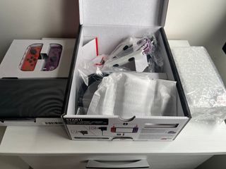 Nintendo Switch OLED Edizione Pokémon Rosso/Porpora