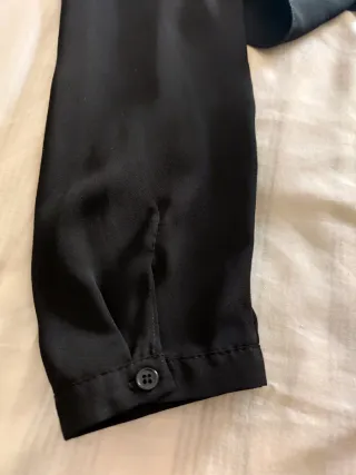 Blusa Negra Escote Pico Manga larga T.36