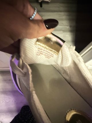 Zapatillas Michael Kors Blancas y Doradas