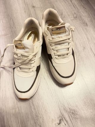 Zapatillas Michael Kors Blancas y Doradas