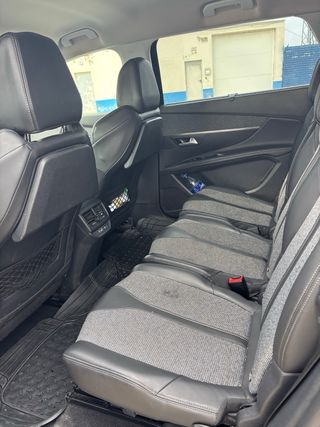 Peugeot 5008 2018 (NEGOCIABLE)
