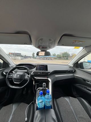 Peugeot 5008 2018 (NEGOCIABLE)