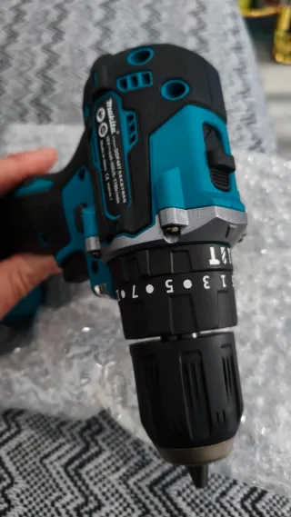 Taladro percutor Makita Brushless