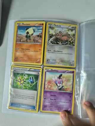 Álbum de cartas Pokémon antiguo