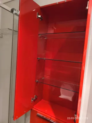 Armario baño suspendido rojo lacado