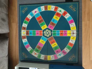 Trivial Pursuit Juego Completo Edición Jóvenes