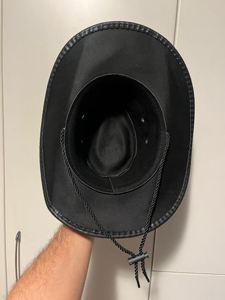 Cappello Cowboy similpelle nero con fibbia toro