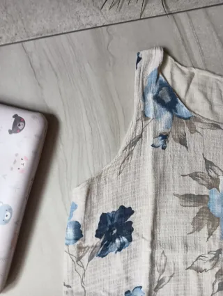 Vestido floral beige y azul