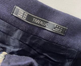 Falda Zara azul marino de paño