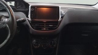 Peugeot 208 PureTech 82 Style 60 kW (82 CV)