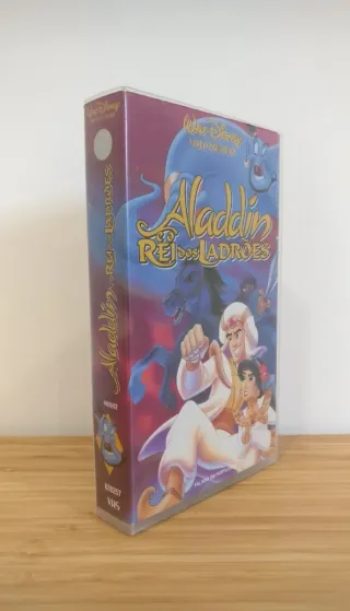 Conjunto VHS Disney – Pocahontas + Aladdin | PT