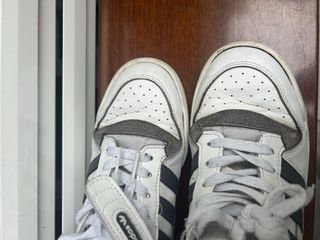 Zapatillas Adidas Forum Mid Blancas y Grises