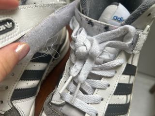 Zapatillas Adidas Forum Mid Blancas y Grises