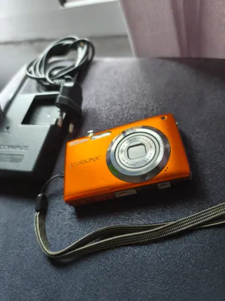 Cámara Nikon Coolpix S3000 Naranja metálico