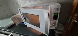 Microondas Candy CMXW 20DW con Grill