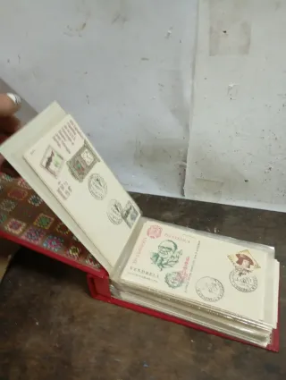 LIQUIDACIÓN 2026 Álbum de matasellos rojo