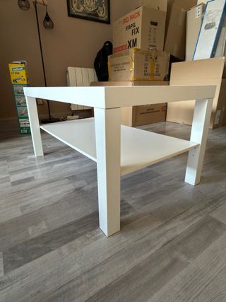 Mesa de centro blanca de madera
