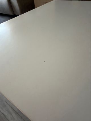 Mesa de centro blanca de madera