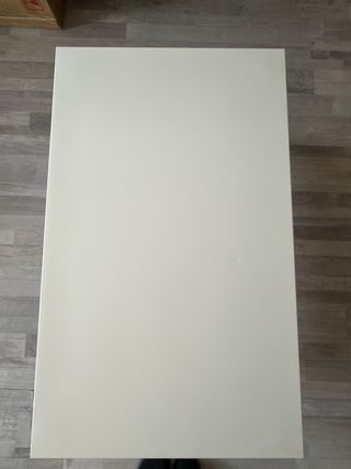 Mesa de centro blanca de madera