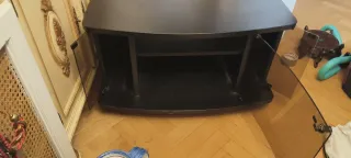 Mesa de TV negra para esquina