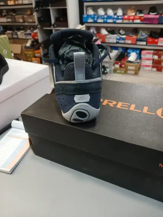 Zapatos Merrell Azul y Plateado talla 40