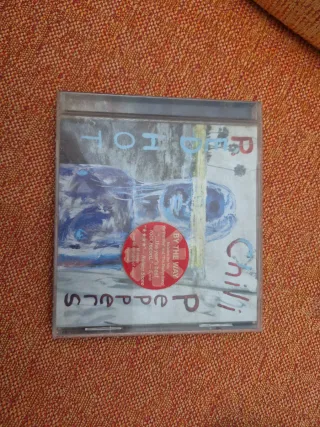 Libro y discos Red Hot Chili Peppers y Metallica