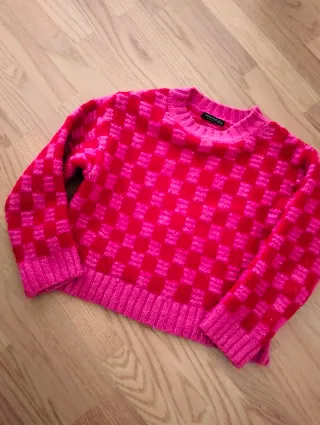 Jersey de mujer. Marca Stradivarius. Talla S.