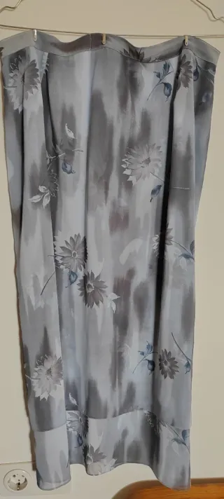 Conjunto blusa manga corta y falda Laura G.