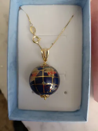 2 collane con ciondolo mappamondo