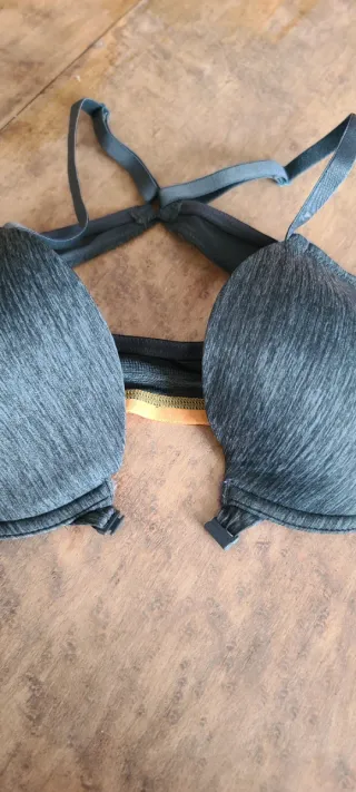 Sujetador gris deportivo