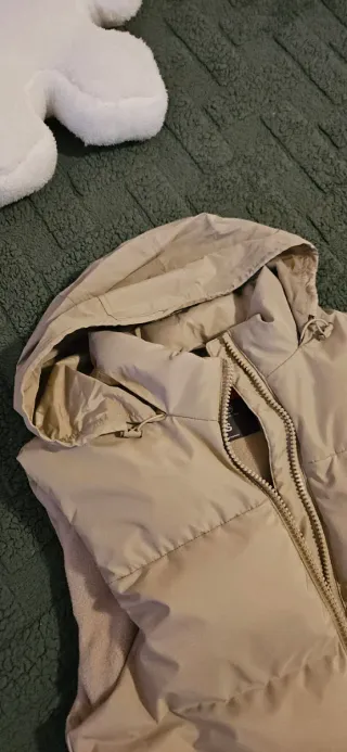 Chaleco acolchado con capucha Talla S