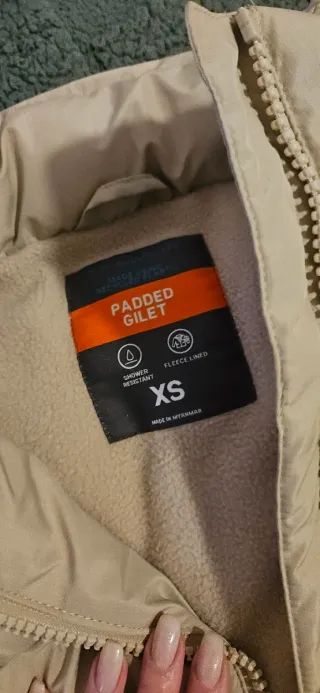 Chaleco acolchado con capucha Talla S