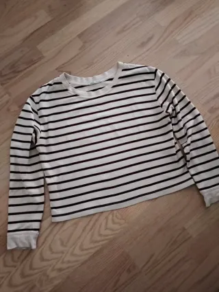 Sudadera de mujer. Marca Zara. Talla S.
