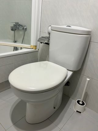 Conjunto de baño: inodoro, lavabo y bidé