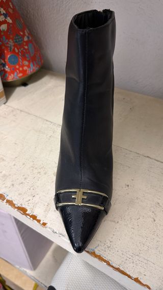 Botines pinko Negro y Dorado